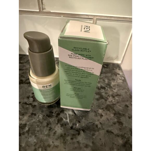 New REN Clean Skincare Evercalm Redness Relief Facial Serum FREE GIFT INCLUDED - Picture 3 of 5